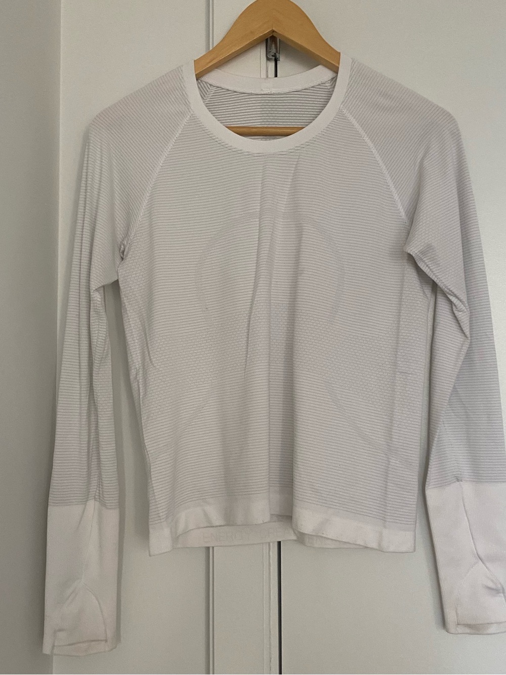 Lululemon women’s White Long Sleeve Lightweight Crewneck Top 6